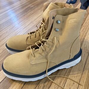 SOREL Hi-Line Platform Combat Boot - Women size 10